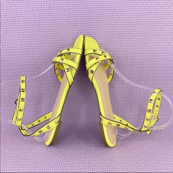 Bamboo Kick 62 Pyramid Stud Gladiator Sandals 6.5 Yellow Square Toe - Picture 8 of 11